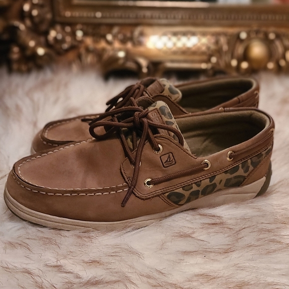 Shoes - Picture 2 of 3